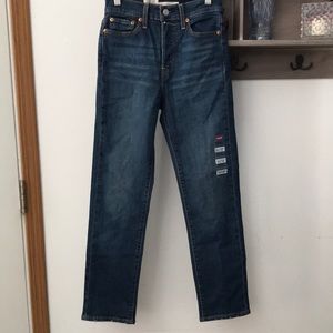 Levi’s Wedgie Straight hi rise snug thru hip and thigh women’s W25xL28